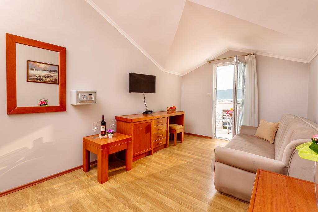 Apartments Perper Tivat Exterior foto